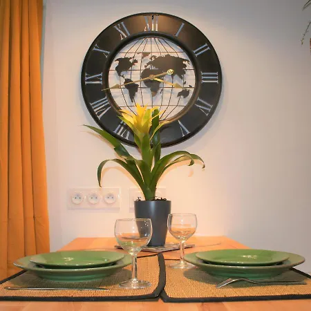 Superbe Entre Le Port Et Le Centre - Lit King-size, Wifi & Netflix Gratuit Apartment *